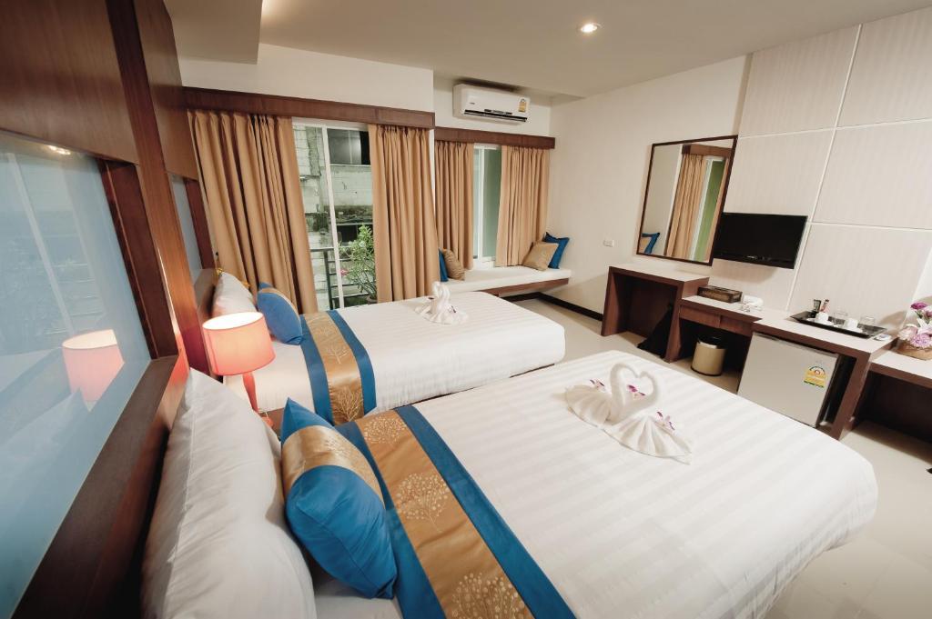 Hotel Blue Sky Patong Zimmer foto