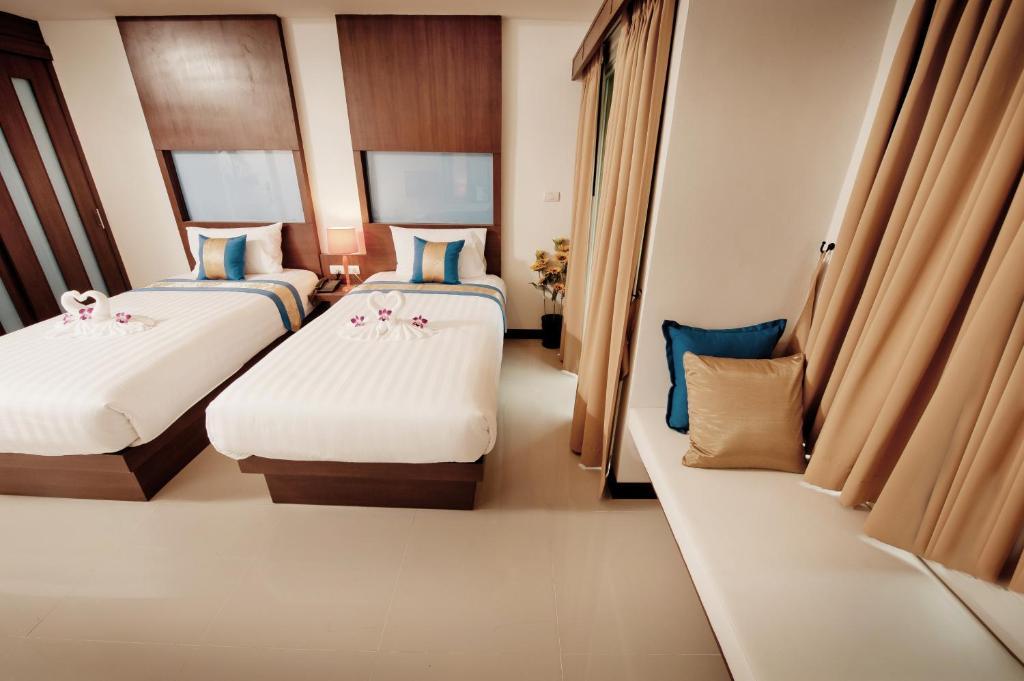 Hotel Blue Sky Patong Zimmer foto