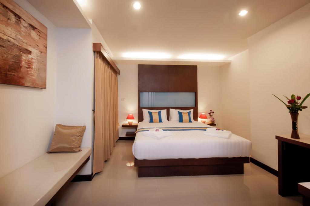 Hotel Blue Sky Patong Zimmer foto