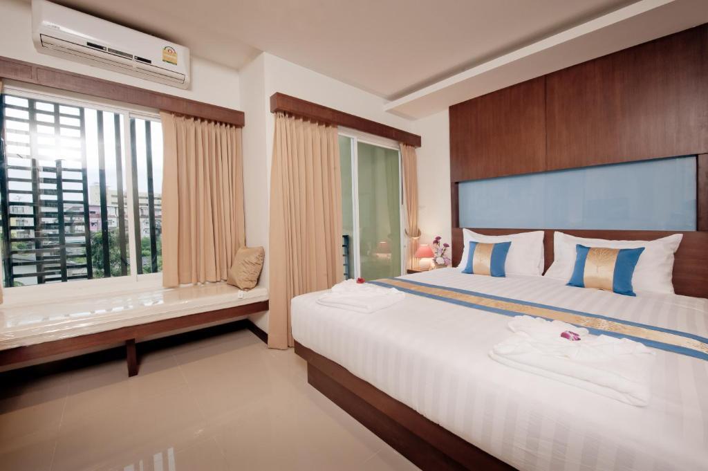 Hotel Blue Sky Patong Zimmer foto